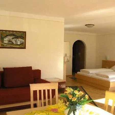 Guest house Hofer 3*
